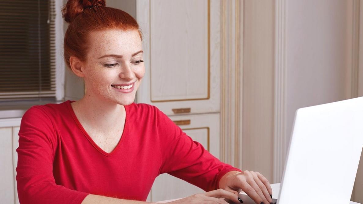 Sesión de masterclass sobre estrategias de ahorro financiero